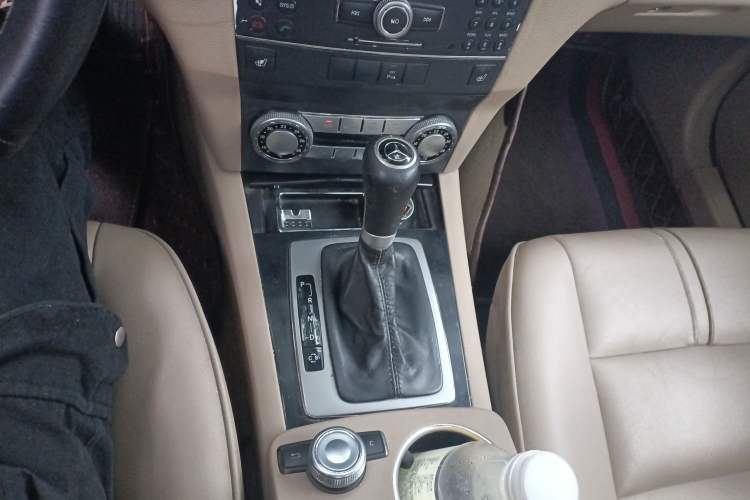 Used Mercedes-Benz GLK-Class 2008 GLK 300 4MATIC Luxury Model Gear Lever