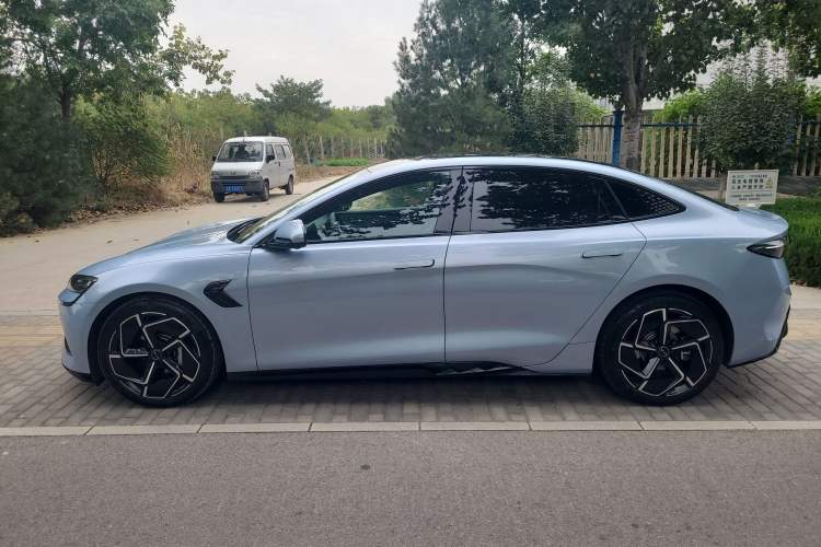 Used BYD Seal 2022 650 km All-Wheel-Drive Performance Version
