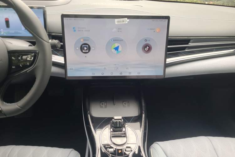 Used BYD Seal 2022 650 km All-Wheel-Drive Performance Version
