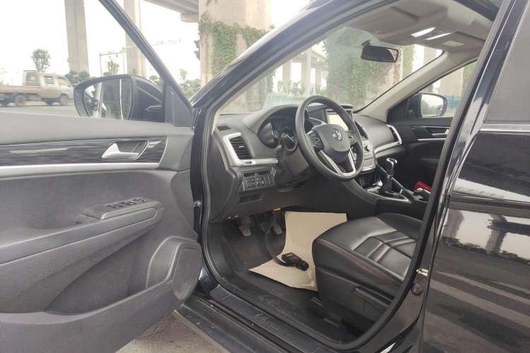 Used Dongfeng Aeolus AX7 2016 1.4T Manual Zhuyue Model
