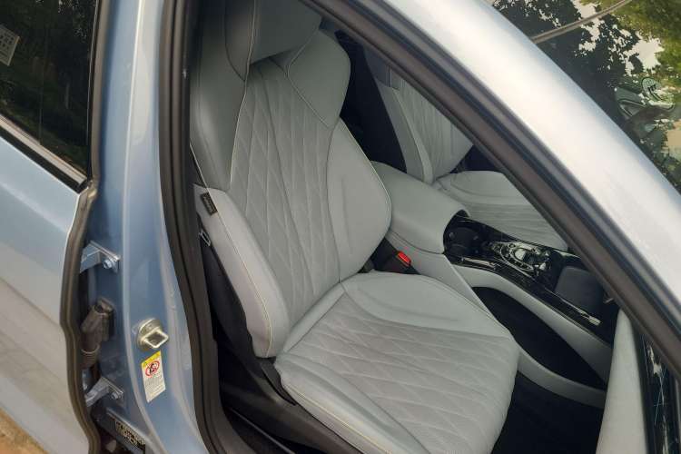 Used BYD Seal 2022 650 km All-Wheel-Drive Performance Version
