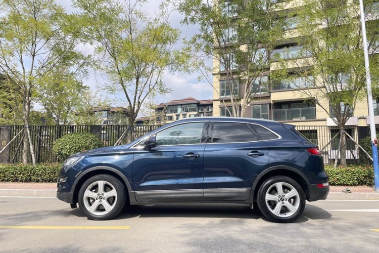 Used Lincoln MKC 2017 2.0T Two-Wheel Drive Deluxe Edition