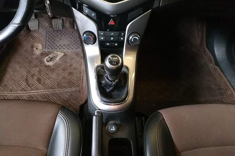 Used Chevrolet Cruze 2013 Hatchback 1.6L Manual Luxury Model