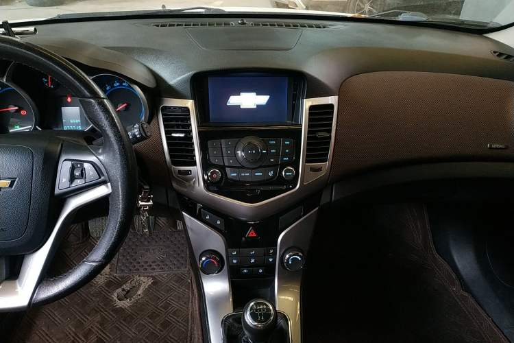 Used Chevrolet Cruze 2013 Hatchback 1.6L Manual Luxury Model