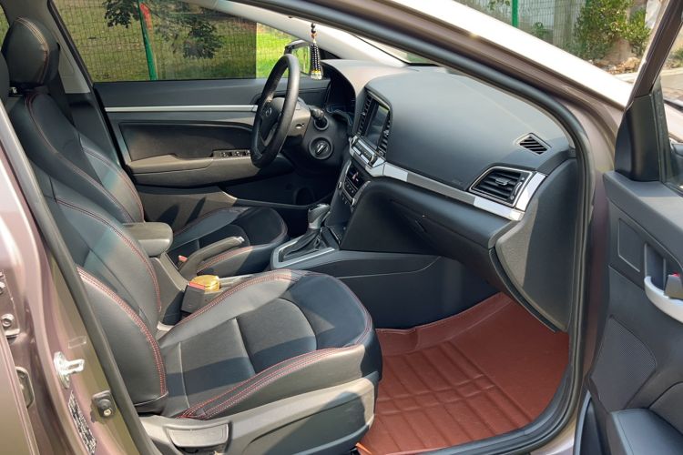 Used Hyundai Elantra (6th Generation / Lingdong) 2016 1.6L Automatic ZhiXuan – Elite Version Interior 8