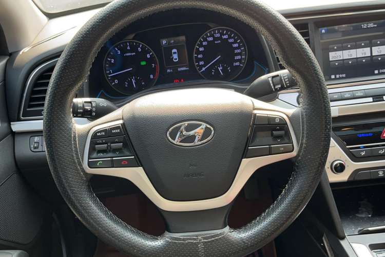 Used Hyundai Elantra (6th Generation / Lingdong) 2016 1.6L Automatic ZhiXuan – Elite Version Interior 5