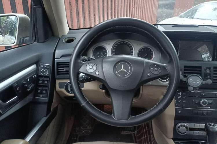 Used Mercedes-Benz GLK-Class 2008 GLK 300 4MATIC Luxury Model Steering Wheel
