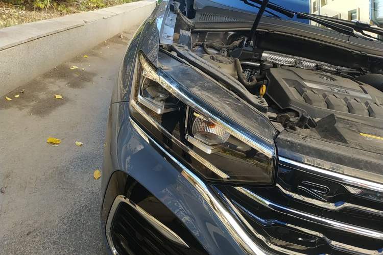 Used Volkswagen Tayron X 2020 330TSI Two-Wheel Drive Luxury Smart Connectivity Version Right Front Headlight