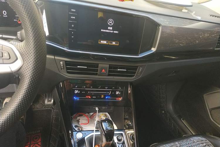 Used Volkswagen Tayron X 2020 330TSI Two-Wheel Drive Luxury Smart Connectivity Version Audio And AC Panel