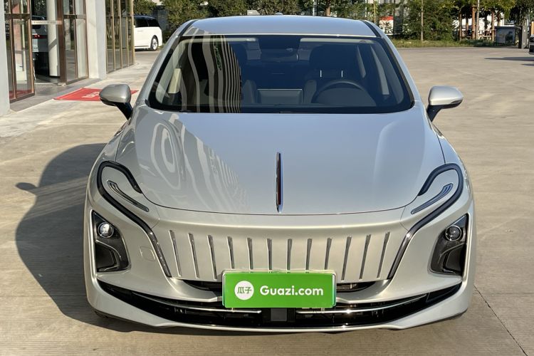 Used Hongqi E-QM5 2022 431 km Charge & Enjoy Edition
