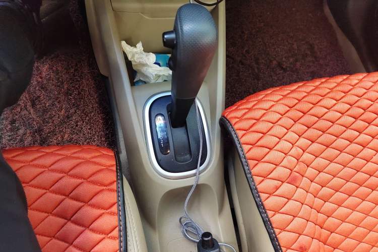 Used Venucia R50 2013 1.6L Automatic Luxury Edition
