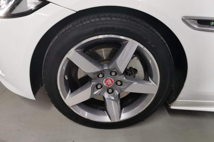 Used Jaguar XE 2015 2.0T 200 PS R-Sport
