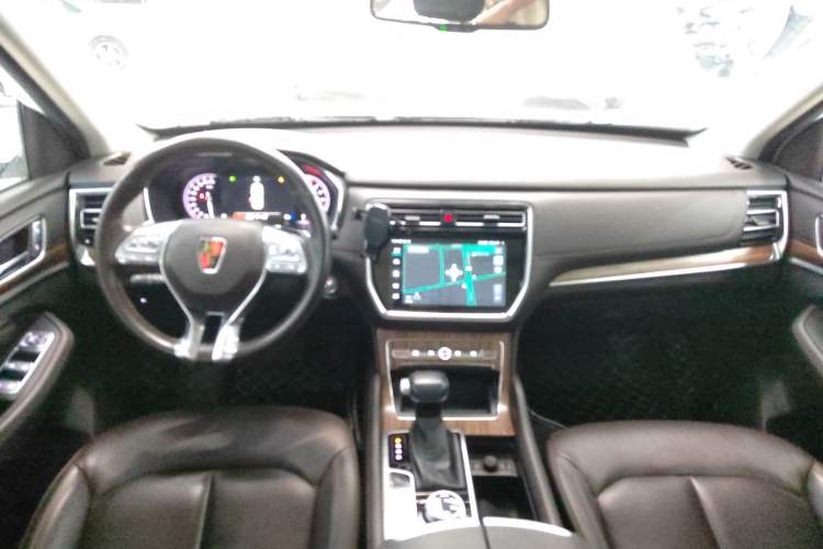 Used Roewe RX8 2018 30T Smart Connectivity Four-Wheel Drive Flagship Edition
