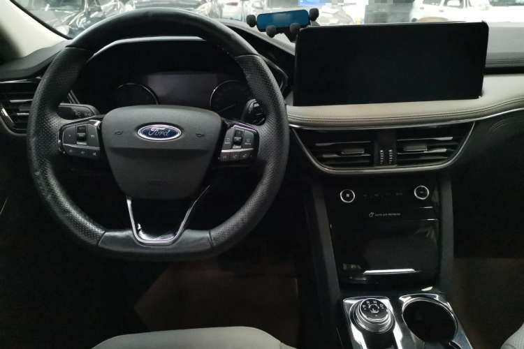 Used Ford Escape 2020 EcoBoost 245 Two-Wheel-Drive Titanium Edition