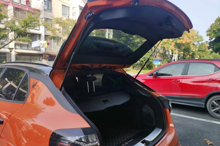 Used Lynk & Co 02 Hatchback 2021 2.0TD Halo Driving Control Kit Edition