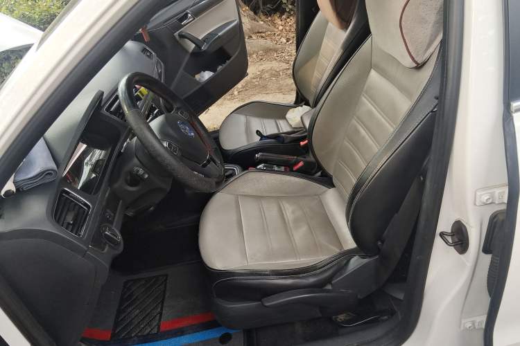 Used Volkswagen Cross Lavida 2014 1.4TSI DSG Left Front Seat