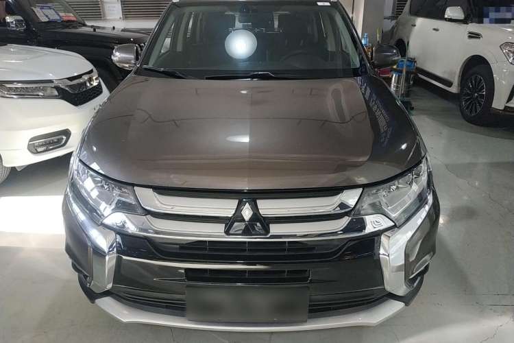Used Mitsubishi Outlander 2018 2.4L 4x4 Elite Edition 5 Seats
