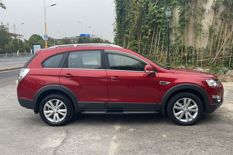 Used Chevrolet Captiva 2014 2.4L 4x4 Flagship Edition 7 Seats
