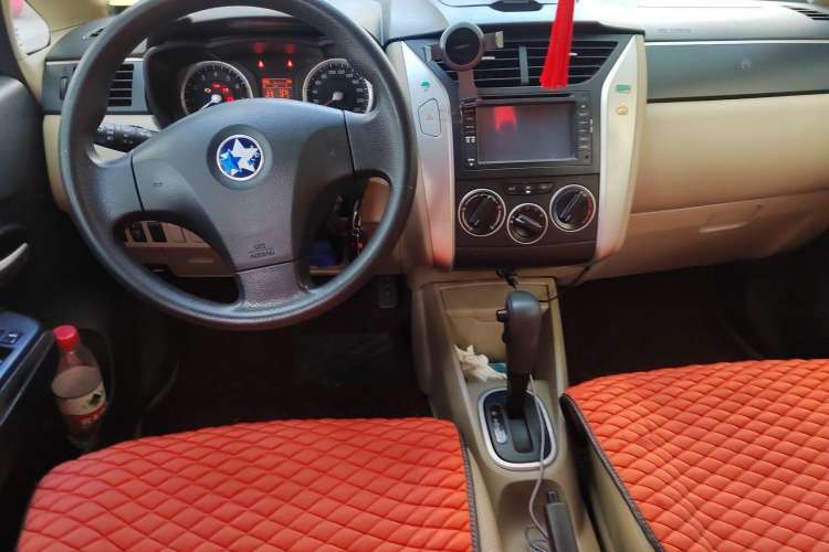 Used Venucia R50 2013 1.6L Automatic Luxury Edition
