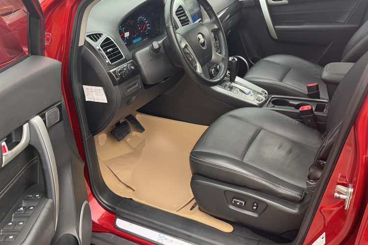 Used Chevrolet Captiva 2014 2.4L 4x4 Flagship Edition 7 Seats
