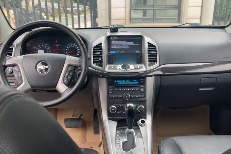 Used Chevrolet Captiva 2014 2.4L 4x4 Flagship Edition 7 Seats
