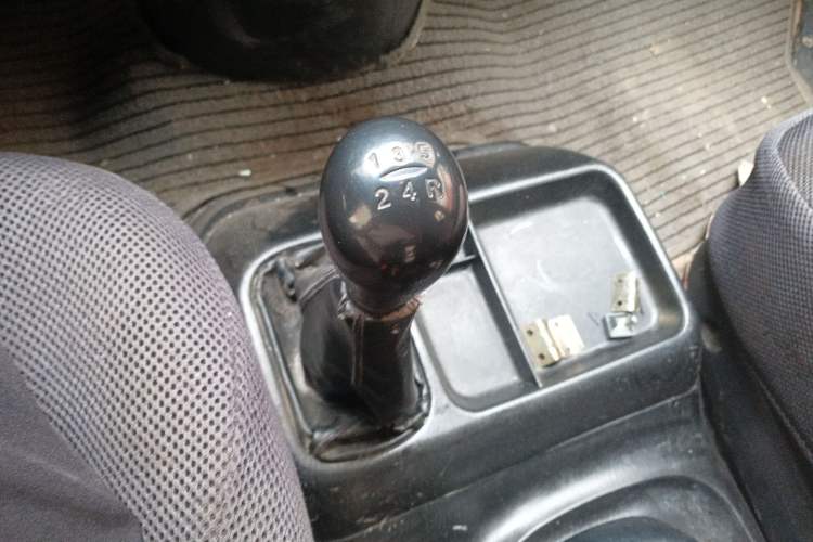 Used JAC Refine 2011 2.0L Shuttle Gasoline Comfort Edition HFC4GA3
