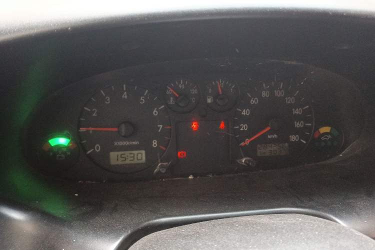 Used JAC Refine 2011 2.0L Shuttle Gasoline Comfort Edition HFC4GA3
