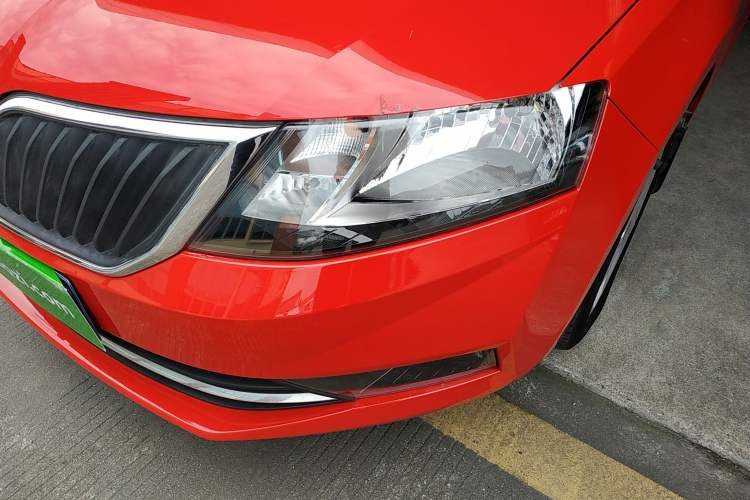 Used Skoda Rapid Spaceback 2018 1.6L Automatic Comfort Edition
