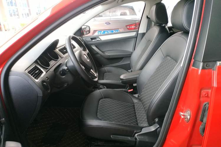 Used Skoda Rapid Spaceback 2018 1.6L Automatic Comfort Edition
