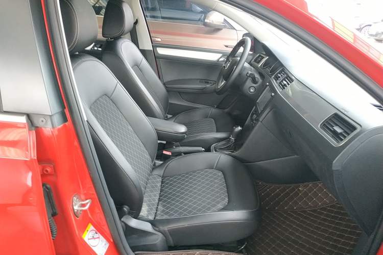 Used Skoda Rapid Spaceback 2018 1.6L Automatic Comfort Edition
