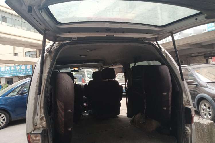 Used JAC Refine 2011 2.0L Shuttle Gasoline Comfort Edition HFC4GA3
