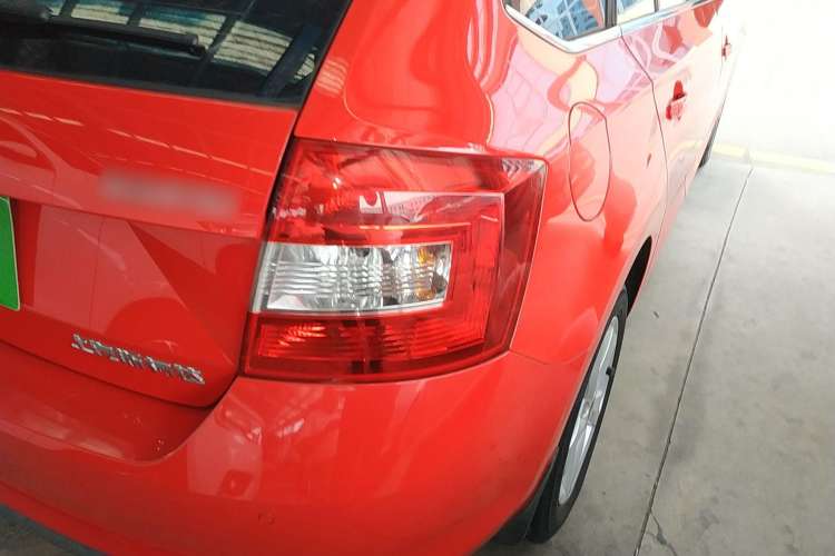 Used Skoda Rapid Spaceback 2018 1.6L Automatic Comfort Edition
