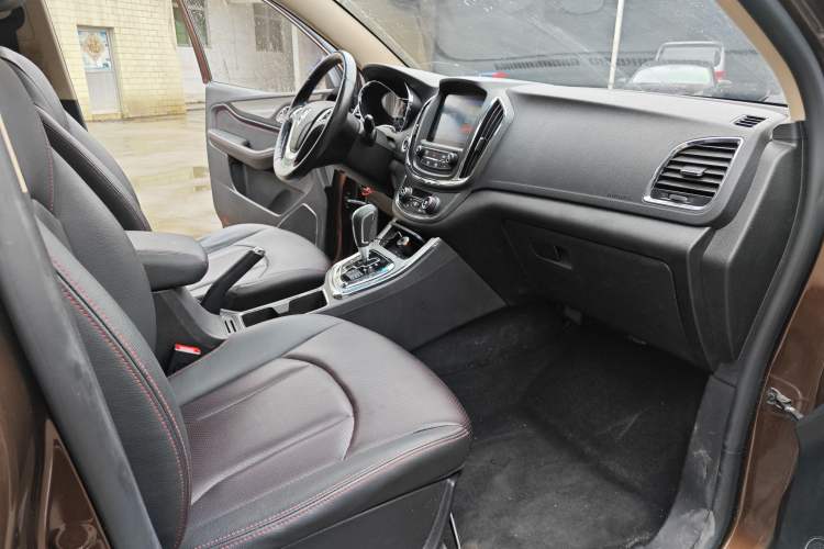 Used Baojun 560 2016 1.8L iAMT Luxury Model
