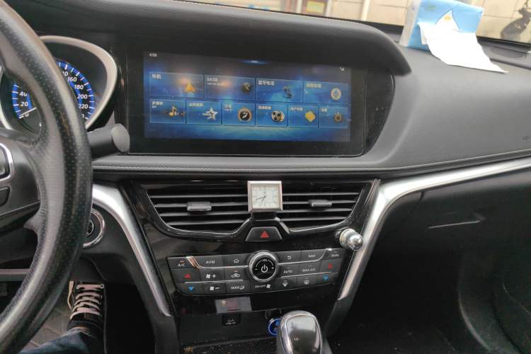 Used Venucia T90 2018 2.0L CVT Smart Connect Leading Edition China V Standard