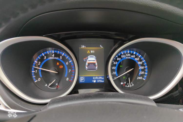 Used Venucia T90 2018 2.0L CVT Smart Connect Leading Edition China V Standard