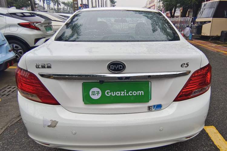 Used BYD e5 2016 300 Luxury Edition
