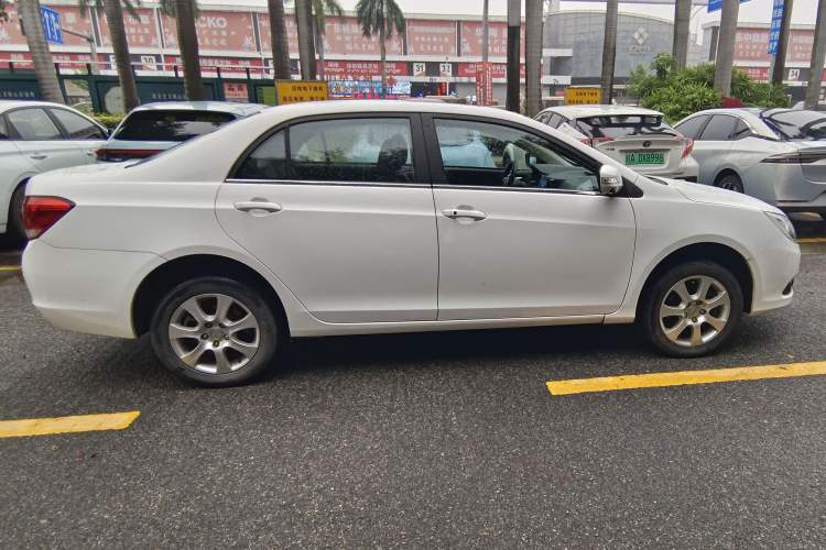 Used BYD e5 2016 300 Luxury Edition
