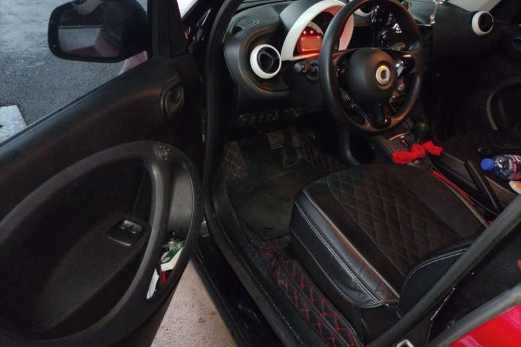 Used smart forfour 2018 1.0L 52 kW Dynamic Edition
