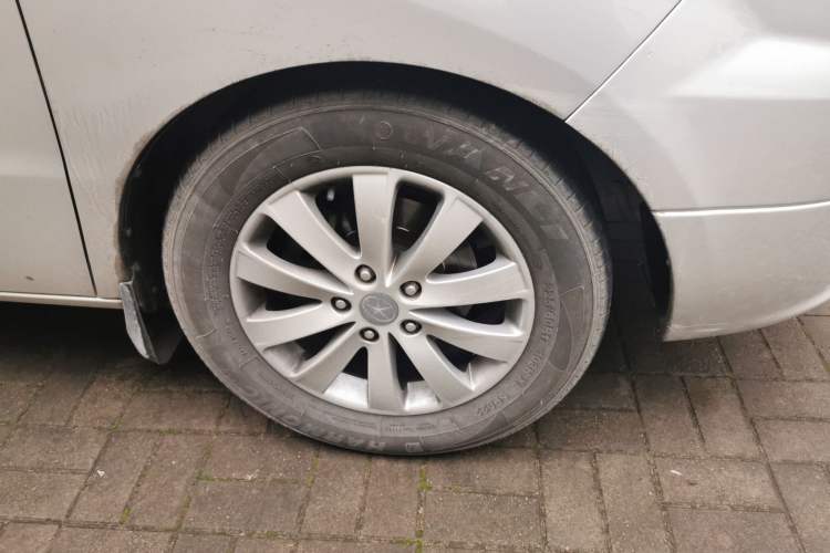 Used JAC Refine M5 2014 1.9T Diesel Manual Business Edition
