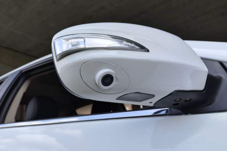 Used BYD Qin New Energy 2017 1.5T Luxury Model Interior 1