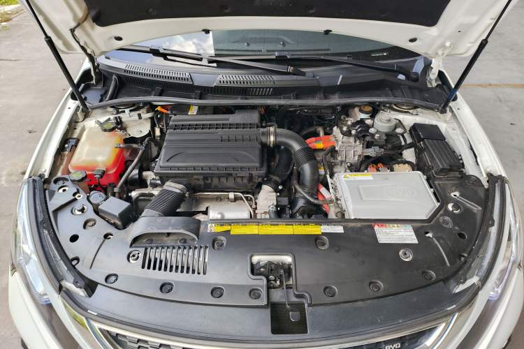 Used BYD Qin New Energy 2017 1.5T Luxury Model Interior 10