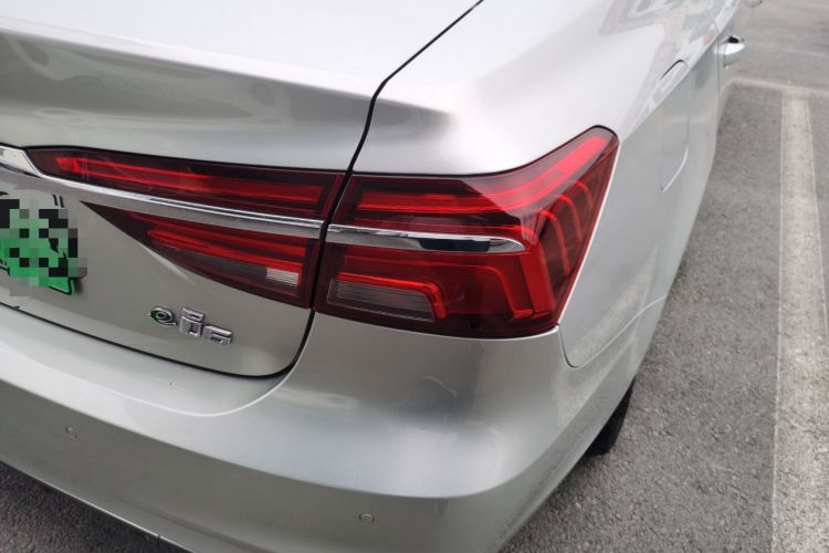 Used Roewe i6 New Energy 2017 45T Hybrid Connect & Smart Enjoyment Edition
