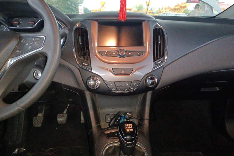 Used Chevrolet Cruze 2018 320 Manual Xuanfeng Edition