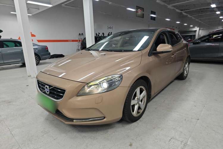 Used Volvo V40 2016 T3 Zhiyi Edition