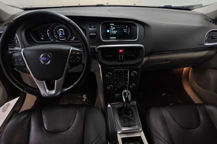 Used Volvo V40 2016 T3 Zhiyi Edition