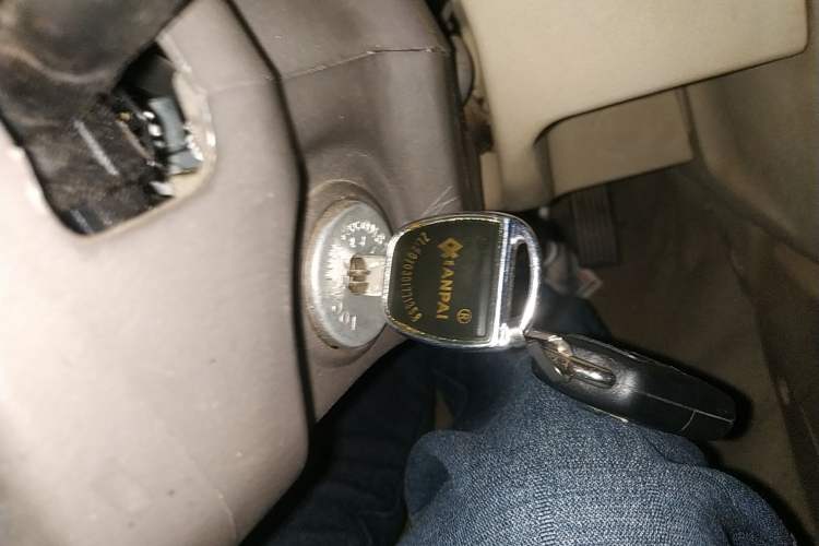 Used Dongfeng Ruichi 2013 2.2T Diesel Two-Wheel Drive Standard Version ZD22TE
