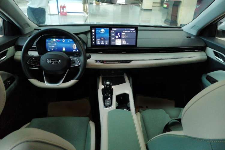 Used Geely Auto Emgrand L HiP 2022 1.5TD-DHT Pro 100KM Super Rui
