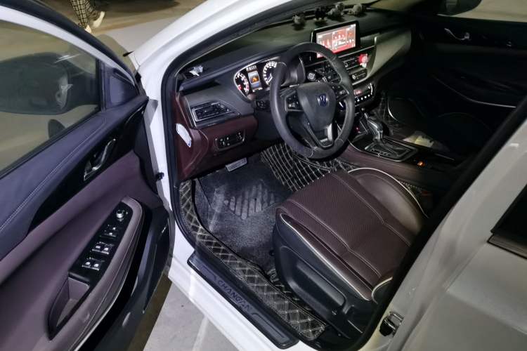 Used CHANGAN Raeton CC 2018 1.5T Automatic Haoya Model China V Standard
