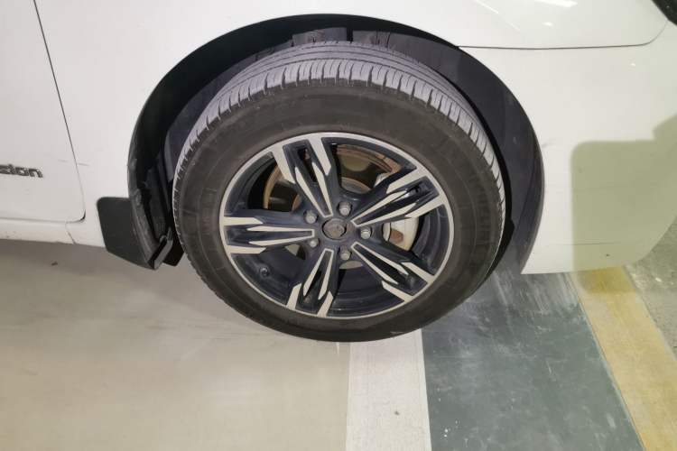 Used Nissan Sylphy EV 2018 ZhiZun Edition Right Front Wheel Hub