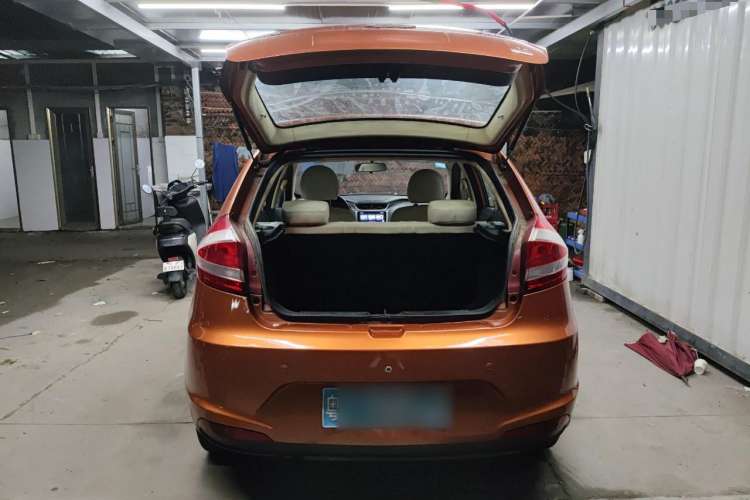 Used Chery Fengyun 2 2013 Hatchback 1.5L Manual Ruiyi Edition